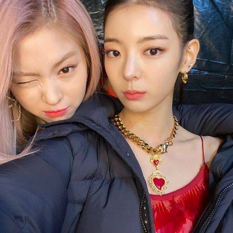 ITZY-RYUJIN LiA Instagram @itzy.all.in.us Golden Family, It'z Me, Mon Cheri, New Girl, Instagram Update, Pop Group, South Korean Girls, Kpop Girls, Girl Group