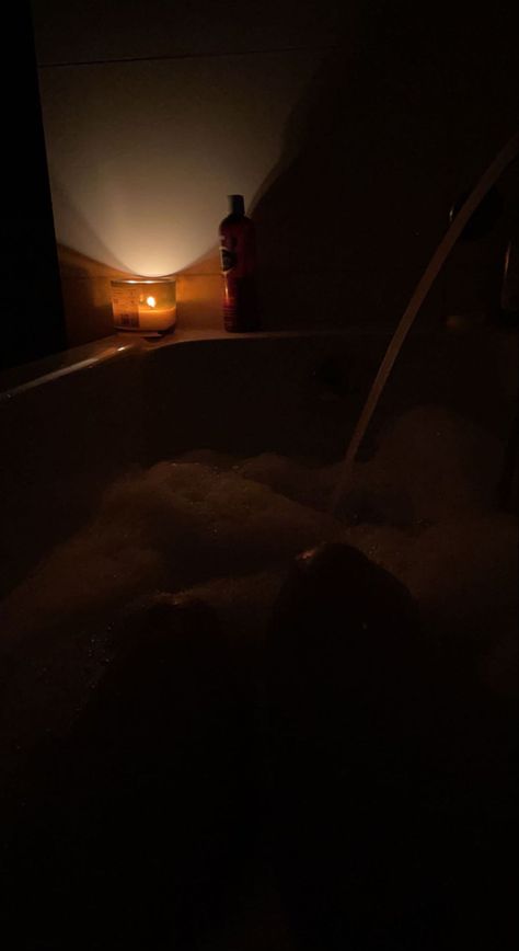 bath, bathroom, candle, aesthetic, candle light, cozy, fall, autumn Candle Asethic Dark, Candle Lit Bathroom, Dark Bathroom Aesthetic, Bath With Candles, Bathroom Candle, Bath Aesthetic, Italy Vibes, Aesthetic Candle, Cozy Bathroom