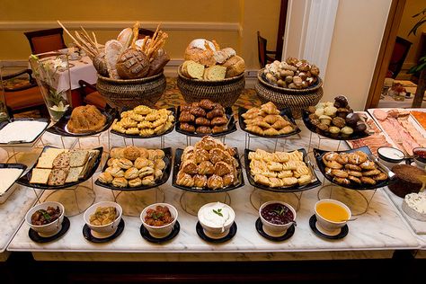 :) Breakfast Buffet Table, Hotel Breakfast Buffet, Grill Breakfast, Breakfast Hotel, Hotel Buffet, Buffet Bar, Brunch Bar, Hotel Breakfast, Brunch Table