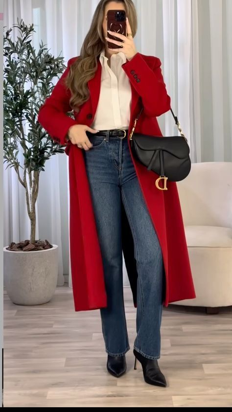 Red Coat Outfit, Casual Leather Jacket Outfit, Red Long Coat, Long Coat Outfit, Winter Coat Outfits, Old Money Outfits, New Look Fashion, Classy Winter Outfits, Classic Style Outfits