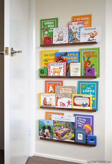 A brilliant way to squeeze more storage into your small space: the behind the door bookcase! Kids Room Bookshelves, Kids Book Storage, Diy Spice Rack, Narrow Bookshelf, Small Kids Room, Floating Bookshelf, Diy Organizer, Floating Bookshelves, Diy Interior Decor