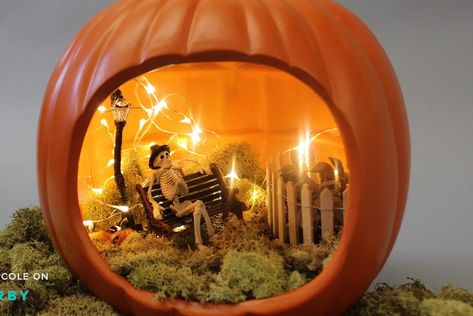 Unique Pumpkin Decorating Ideas, Unique Pumpkin Decorating, Easy Pumpkin Decorating, Pumpkin Fairy House, Pumpkin Decorating Ideas, Creative Pumpkin Decorating, Pumpkin Contest, Pumpkin House, Halloween Pumpkins Painted