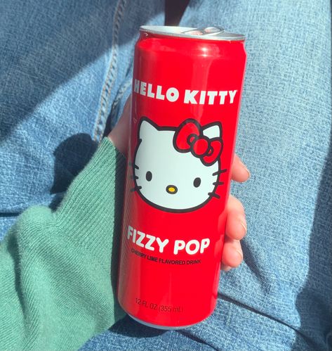 hello kitty can soda fizzy pop aesthetic red sanrio world market drink drinks bow Sanrio World, Hello Kitty Drink, Red Sanrio, Kitty Drink, Sanrio Food, Red Hello Kitty, Pop Drink, Drink Fridge, Deco Accessories