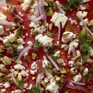 Food 🍏 on Instagram: "You all went crazy for this on my Stories. So here it is, incase you want to SAVE the recipe: Credit: @foodbites WATERMELON CARPACCIO🍉 with feta, pistachio, mint, red onion, olive oil and pepper. #watermelon #summersalad #summerfood #funfood #saladrecipe #feta" Watermelon Carpaccio, Carpaccio Recipe, Melon Recipes, Healthy Plate, Watermelon And Feta, Lean And Green Meals, Appetizer Bites, Cheesy Recipes, Party Food And Drinks