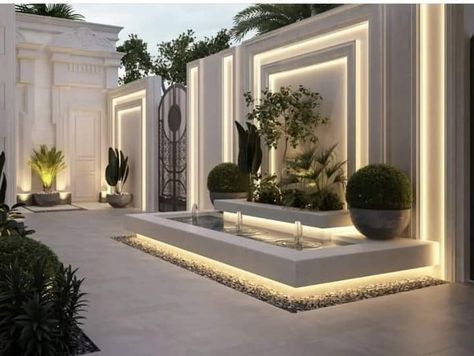 Privacy Wall Water Feature, Classic Yard Design, Outside Wall Design, Modern Garden Wall Design, Garden Design Modern, Compound Wall Design, Large Backyard Landscaping, Front Wall Design, Boundary Wall