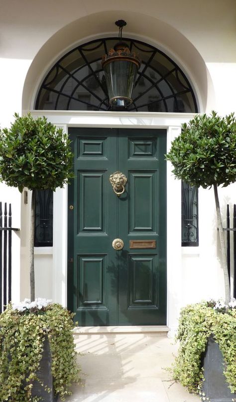 Green Front Door, Best Front Door Colors, Green Front Doors, Door Inspiration, Painted Front Doors, Front Door Colors, Green Door, Front Door Design, House Doors