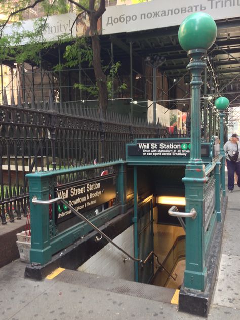 Subway entrance Subway Station Entrance, Subway Entrance, Subway Station, Urban Landscapes, Nyc Subway, Keith Haring, Comic Book Artists, Urban Landscape, Side View