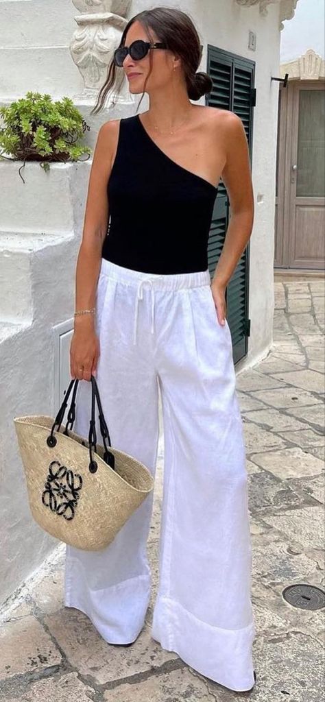 Petite Outfits Summer, Casual Date Night Outfit Summer, Minimal Outfit Summer, Street Style 2023, Comfy Summer Outfits, Simple Casual Outfits, Chic Summer Style, Simple Summer Outfits, Classic Style Outfits