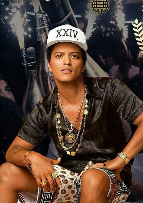 bruno Mars More Mars Images, Mars Pictures, Famous Singers, Bruno Mars, Pop Rock, Looks Style, American Singers, Honolulu, Celebrity Gossip