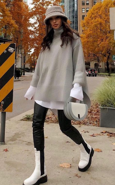 White Boots Outfit, Outfit Botas, Cold Outfits, K Fashion, Elegante Casual, Looks Street Style, White Boots, Casual Fall Outfits, Mode Inspiration