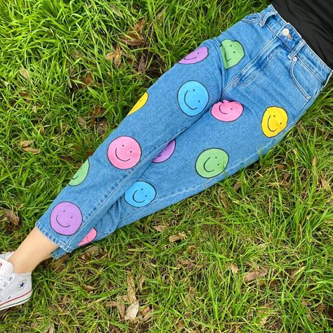 Hand-painted Smile Jeans Women’s Custom Jeans — Etsy Confetti Jeans, Cute Painted Jeans, Hand Painted Clothing Diy, Painted Jeans Ideas, Painted Jeans Diy, Smiley Jeans, Hand Painted Pants, Custom Painted Jeans, Painting On Clothes