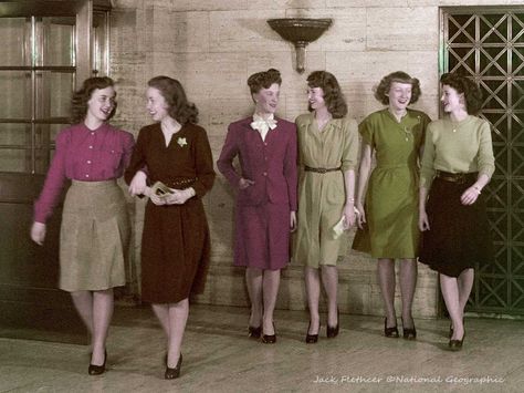 Color Photos of War Era Women in the 1940s Ww2 Fashion, Photographs Of Women, 1940s Fashion Women, Fashion Through The Decades, 1940s Women, 1940s Woman, Creative Website, Lindy Hop, 20th Century Fashion