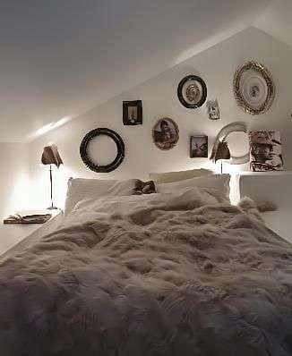 want to jump into this bed Low Slanted Ceiling Bedroom, Low Slanted Ceiling, Bed Under Sloped Ceiling, Bedroom Slanted Ceiling, Low Bed Ideas Cozy Bedroom, Low Bed Ideas, Bedroom Sloped Ceiling, Loft Bed Design, Slanted Ceiling Bedroom