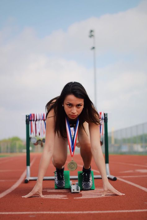 Track And Field Picture Ideas, Track And Field Graduation Pictures, High Jump Senior Pictures, Hurdler Senior Pictures, Runner Senior Pictures, Senior Track Picture Ideas, Track Senior Picture Ideas, Track Graduation Pictures High Schools, Track Medals Senior Pictures