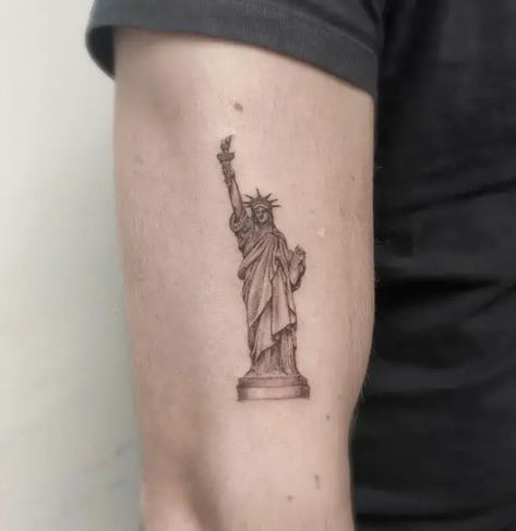 Liberty Statue Tattoo, Statue Of Liberty Tattoo Design, Lady Liberty Tattoo, Liberty Tattoo Design, Lady Of Liberty, Statue Of Liberty Tattoo, Leg Tats, Liberty Tattoo, Freedom Tattoos