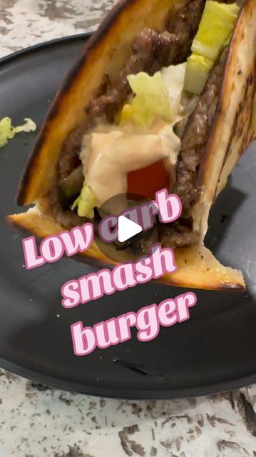 Tortilla Smash Burger, Tortilla Burger, Hamburger Recipes Easy, Dinner Videos, Smash Burgers, Easy Hamburger, Quick Dinners, Low Carb Tortillas, Low Carb Breakfast Recipes