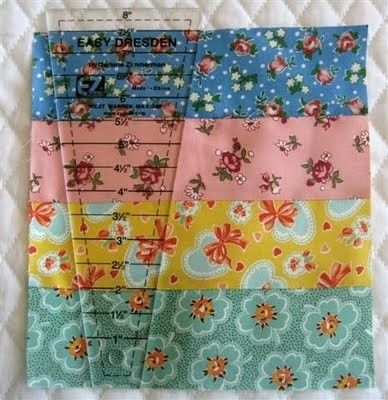 Dresden Plate Tutorial by 2cann Dresden Plate Table Runner, Modern Dresden Plate Quilts Ideas, Quilts For Babies, Dresden Plate Tutorial, Dresden Plate Patterns, Dresden Plate Quilts, Dresden Quilt, Dresden Plate Quilt, Dresden Plate