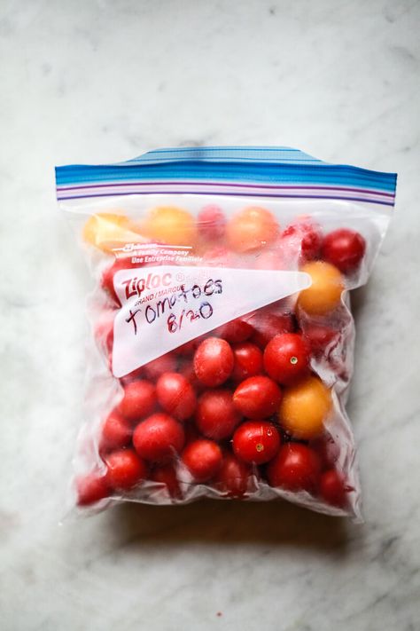 Find out how to freeze tomatoes, from whole to cherry to green, the quick and easy way. Perfect for spaghetti sauce and no need to blanch. Freeze Fresh Tomatoes, Freezing Cherry Tomatoes, How To Freeze Tomatoes, Freezing Recipes, Freezing Tomatoes, Freeze Avocado, Freezing Vegetables, Cherry Tomato Recipes, Fresh Tomato Recipes