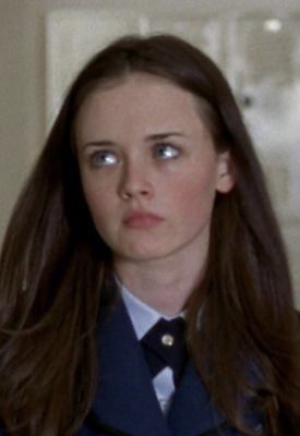 Rory Gilmore Style, Lorelai Gilmore, Rory Gilmore, Gilmore Girls, Girl Icons, Young Woman, Gossip Girl, Aesthetic Girl, Serie Tv