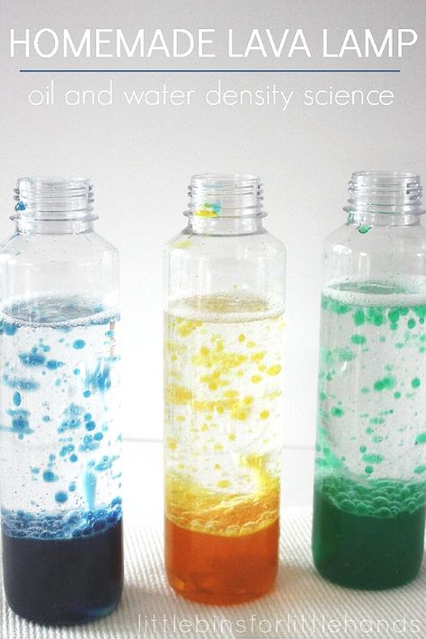 Make a homemade lava lamp for a fun science activity. Your kids will want to try this lava lamp experiment over and over to see the cool chemical reactions! Lamp Lava, Lava Lamp Experiment, Homemade Lava Lamp, Vetenskapliga Experiment, Water Science Experiments, Discovery Bottles, Kid Experiments, Science Party, Fair Projects