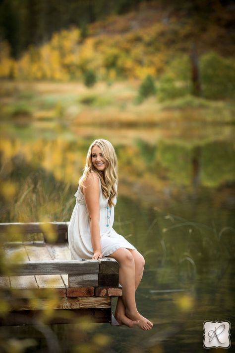 Beautiful outdoor senior pictures // sitting on a dock with bare feet in the water, amazing photo by Allison Ragsdale Photography Senior Pictures Water, Lake Senior Pictures, Outdoor Senior Pictures, Senior Year Pictures, Cute Senior Pictures, Senior Photoshoot Poses, Summer Senior Pictures, Senior Photography Poses, Country Senior Pictures