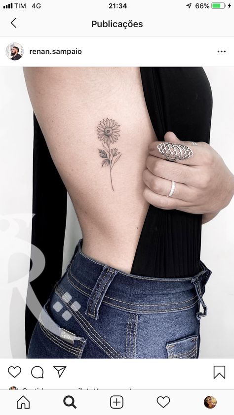 Cool Animal Tattoos, Flower Tattoo On Ribs, Animal Tattoo Ideas, Money Tattoo, Daisy Tattoo, Sunflower Tattoos, Classy Tattoos, Back Tattoo Women, Discreet Tattoos