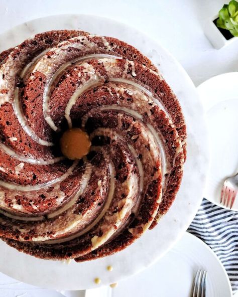 Guinness Bundt Cake, Baileys Glaze, Guinness Chocolate Cake, Irish Cake, St Patricks Food, Guinness Chocolate, Guinness Cake, Glaze For Cake, Baking Cocoa