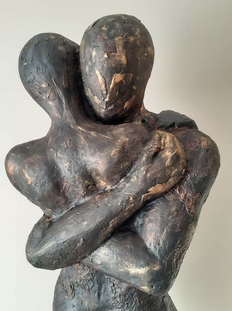 Sculptures Of Lovers, Sculptures With Deep Meaning, Emotional Clay Sculpture, Black Sculpture Art, Ceramics Projects Sculptures & Statues, Hugging Sculpture, Hug Sculpture, African Art Sculpture, Embrace Art