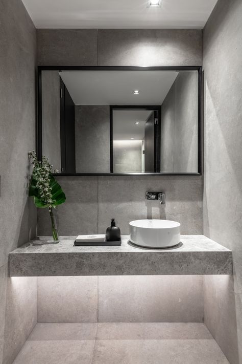 Grupo Paolini Offices - Buenos Aires Office Bathroom Design, Public Restroom Design, Minimalist Toilets, Toilet Design Modern, Wc Design, Restroom Design, Casa Country, Public Bathrooms, Office Renovation