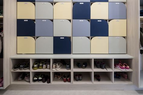 y. architectes · KINDERGARTEN — "LES MARCYLOUPS" Locker Graphics, Shoe Locker, Shoe Storage Design, Shoe Cabinet Design, Kids Locker, Locker Designs, Daycare Design, Colour Psychology, Shoe Cubby