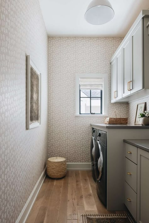 Laundry Room Wallpaper Ideas, Latest Kate, Room Wallpaper Ideas, Laundry Room Colors, Kate Marker Interiors, Block Print Wallpaper, Stylish Laundry Room, Laundry Room Wallpaper, Bring Nature Indoors