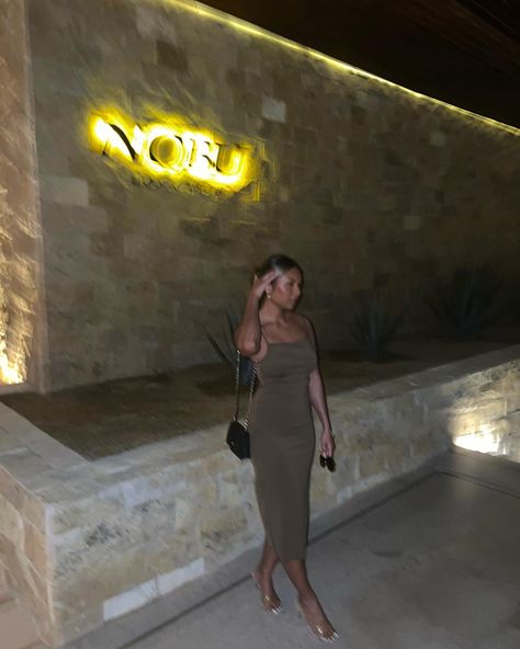 Cabo San Lucas Nobu Los Cabo good American dress summer night spring break date night outfit outfit ideas Nobu Outfit Dinners, Nobu Outfit, Los Cabos Mexico Outfits, Nobu Cabo, Cabo San Lucas Outfits, Dinner Outfit Date Night, Cabo Outfits, Outfit Date Night, Outfit Date