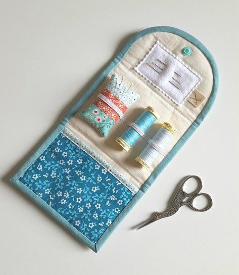 Hussif Patterns, Travel Sewing Kit, Sewing Case, Pin Cushions Patterns, Travel Sewing, Needle Books, Sewing Kits, Beautiful Fabrics, Needle Cases