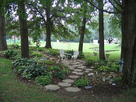 Backyard Hill, Garden Fancy, Backyard Hill Landscaping, Hill Landscaping, Garden Sitting Areas, Flower Yard, Landscaping Around Trees, Landscaping On A Hill, Garden Seating Area