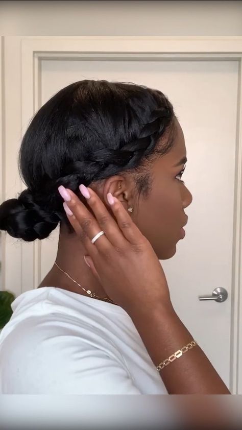 Natural Hair Protective Styles, Clipin Hair Extensions, Hair Protective Styles, Looking In The Mirror, Hairstyles For Natural Hair, Hairstyles Wigs, Protective Hairstyles For Natural Hair, Loc Hairstyles, Hair Inspiration Short