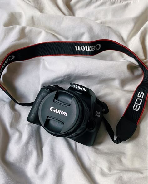 Camera Canon Photography, Cannon Camera Aesthetic, Camera Canon Aesthetic, Canon Camera Wallpaper, Canon Camera Aesthetic, Canon Aesthetic, Canon Eos 250d, Cannon Camera, Film Camera Photography