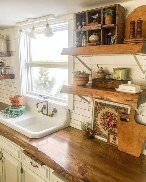 Dapur Rustic, Rustic Kitchen Design, Cottage Kitchens, Kitchen Concepts, Rustic Kitchen Decor, Farmhouse Style Kitchen, Kitchen Redo, Cottage Kitchen, Counter Tops