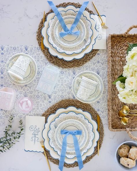 Get ready for the ultimate tea party with our newest collection from @mymindseyeinc - Pembroke! ☕✨ This adorable line is the perfect addition to any gathering, birthday party, or baby shower, with its extra touches of blue and white sophistication 💙🤍 Elevate your event to Bridgerton levels of elegance and charm. 🎀👒💙 #BridgertonParty #bridgerton #bridgertonsonnetflix #TeaParty #SophisticatedCelebrations #PartyDecor #MyMindsEye #luxurylifestyle #luxuryparty #afternoontea #gardenparty #summ... Fancy Paper Plates, Bridgerton Tablescape, Bridgerton Brunch, Winter Tea, Tea Party Theme, Vintage Tea Party, Afternoon Tea Parties, Princess Diaries, Bach Party