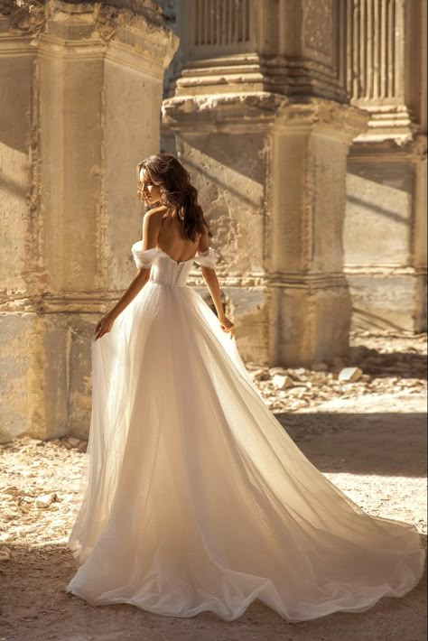 Flowy Wedding Dress Whimsical, Soft Romantic Wedding Dress, Wedding Dresses Flowy, Eva Lendel, Future Wedding Dress, Fairytale Wedding Dress, Ethereal Wedding Dress, Wedding Dresses Whimsical, Glitter Wedding Dress