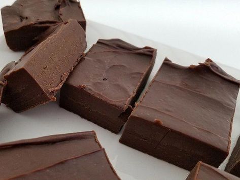 Infused Chocolate, Cannabutter Recipe, Chocolate Fudge Recipe, Cannibis Recipes, Microwave Fudge, Fudge Ingredients, Fudge Recipes Chocolate, Ginger Snap Cookies, Fudge Recipe