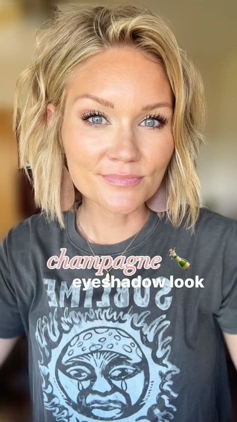 Beth Kohler | I love this new eyeshadow of the month - Legend! It’s the most perfectly soft, golden shimmer and there is nothing else like it in the… | Instagram No Smudge Eyeliner, Beth Kohler, Smudge Eyeliner, Simple Eyeshadow Tutorial, Apply Bronzer, Champagne Eyeshadow, Smudged Eyeliner, Cream Bronzer, Thrive Causemetics