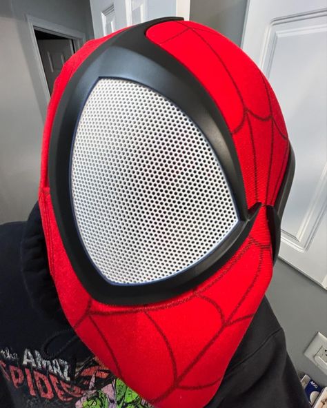 Marvel vs Capcom shell in 4K - faceshell and lenses made by @_sensational_ mask by @printcostumeofficial - - - #peterparker #spiderman #ultimatespiderman #theamazingspiderman #spiderverse #spidermanacrossthespiderverse #spidermanintothespiderverse #marvel #marvelcomics #marvelcosplay #marvelcosplayer #marvelstudios #cosplay #cosplayer #spidermancosplay #spidermancosplayer #spidermanmask #3dprinting #spidey #marvelvscapcom Spider Man Advanced Suit, Spider Man Pfp, Superior Spiderman, Character Redesign, Armadura Cosplay, Spiderman Mask, Spiderman Suits, Spiderman Drawing, Spiderman Costume