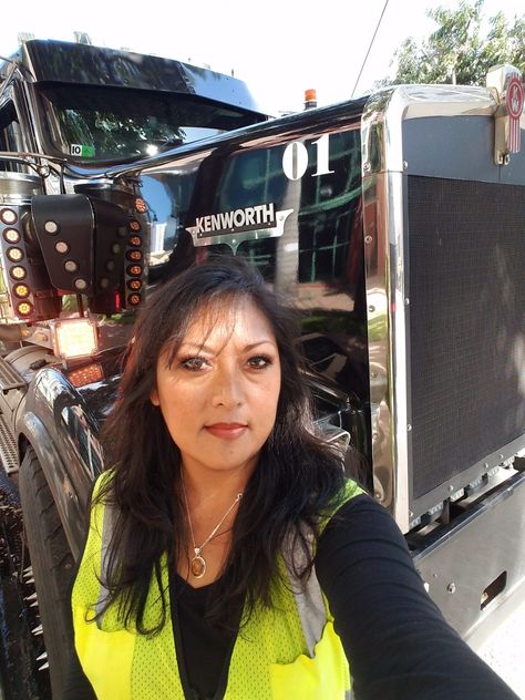 #theblackbeauty #thebeast #femaletrucker  #ladytrucker  #ladiesofhawaiitruckin  #trucker Cheryl Lynn #hawaiitrucker Cheryl Lynn, Women Truck Driver, Trucks For Sell, Female Trucks, Women Drivers, Men Skin Care Routine, American Trucks, Women Trucker