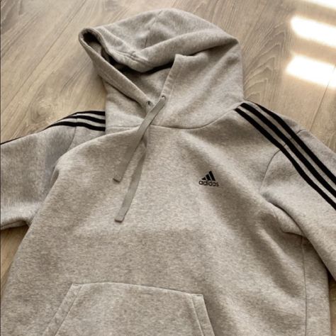 Super Soft Grey Hoodie! Zip Up Aesthetic, Adidas Hoodie Outfit, Gray Hoodie Outfit, Adidas Jumper, Adidas Hoodies, Adidas Hoodie Women, Sweat Gris, Hoodie Adidas, Adidas Cropped Hoodie