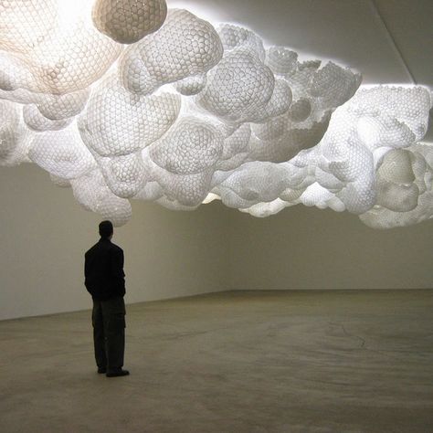 Paper Installation Tara Donovan, Paper Installation, Styrofoam Cups, Sculpture Installation, Land Art, Art Plastique, Exhibition Design, Light Art, Installation Art