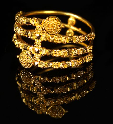 VBJ | Collections | Gold | Spiral Ring New Gold Ring Designs, Gold Fashion Rings, Vummidi Bangaru Jewellers, Rings Black, Spiral Ring, Gold Rings Fashion, Gold Ring Designs, Gold Baby, Finger Rings