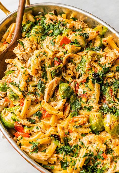 Pasta With Vegetables And Chicken, Chicken Brussel Sprouts Pasta, Dinners Pasta, Brussel Sprout Pasta, Pasta With Vegetables, Spaghetti Pasta Salad, Split Chicken, Creamy Chicken Pasta Recipes, Split Chicken Breast