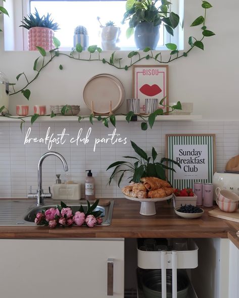 girly apartment inspo 💕 #apartmenttherapy #apartmentdecor #apartmentliving Girly Kitchen Decor Apartment, Girly Kitchen Decor, Girly Kitchen, Girly Apartments, Kitchen Decor Apartment, Redecorate Bedroom, The Breakfast Club, Apartment Therapy, Kitchen Styling