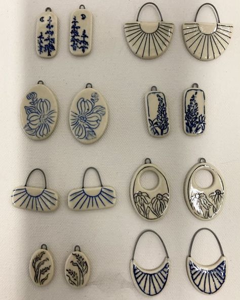 Handmade Clay Jewelry, Porcelain Earrings, Ceramic Earring, Ceramics Pottery Art, Clay Jewelry Diy, Diy Clay Crafts, Jewelry Lookbook, Clay Charms, Ceramic Jewelry