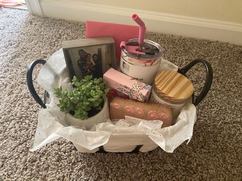 Easter Gifts For Mother In Law, Baskets For Grandma, Christmas Gift Basket For Mother In Law, Easter Basket For Mother In Law, Mothers Day Gift Ideas For Mother In Law, Christmas Basket For Mother In Law, Boyfriends Mom Mothers Day Gift, Gift Basket Ideas For Mother In Law, Mother’s Day Plant Gift Ideas